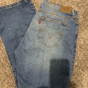 Woman’s Levi 515 boot cut jeans